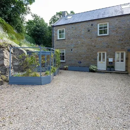 The Lemon Grove, * Leyburn